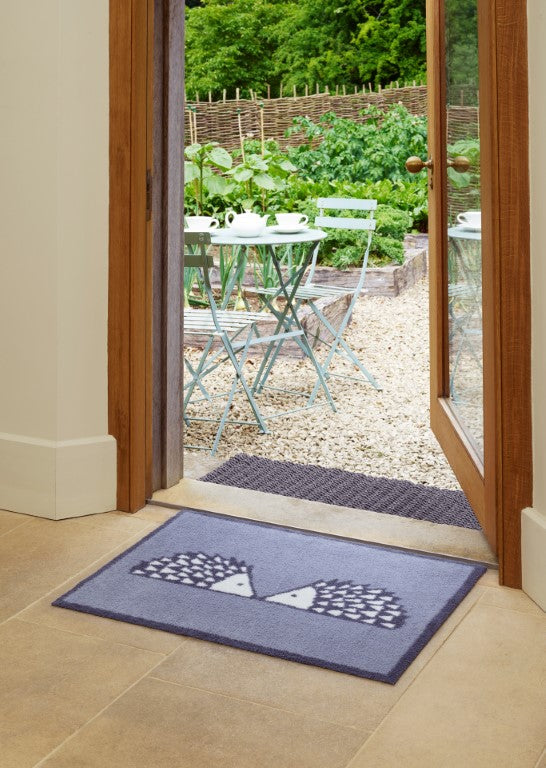 Turtle Mats Kissing Spike Indoor Mat