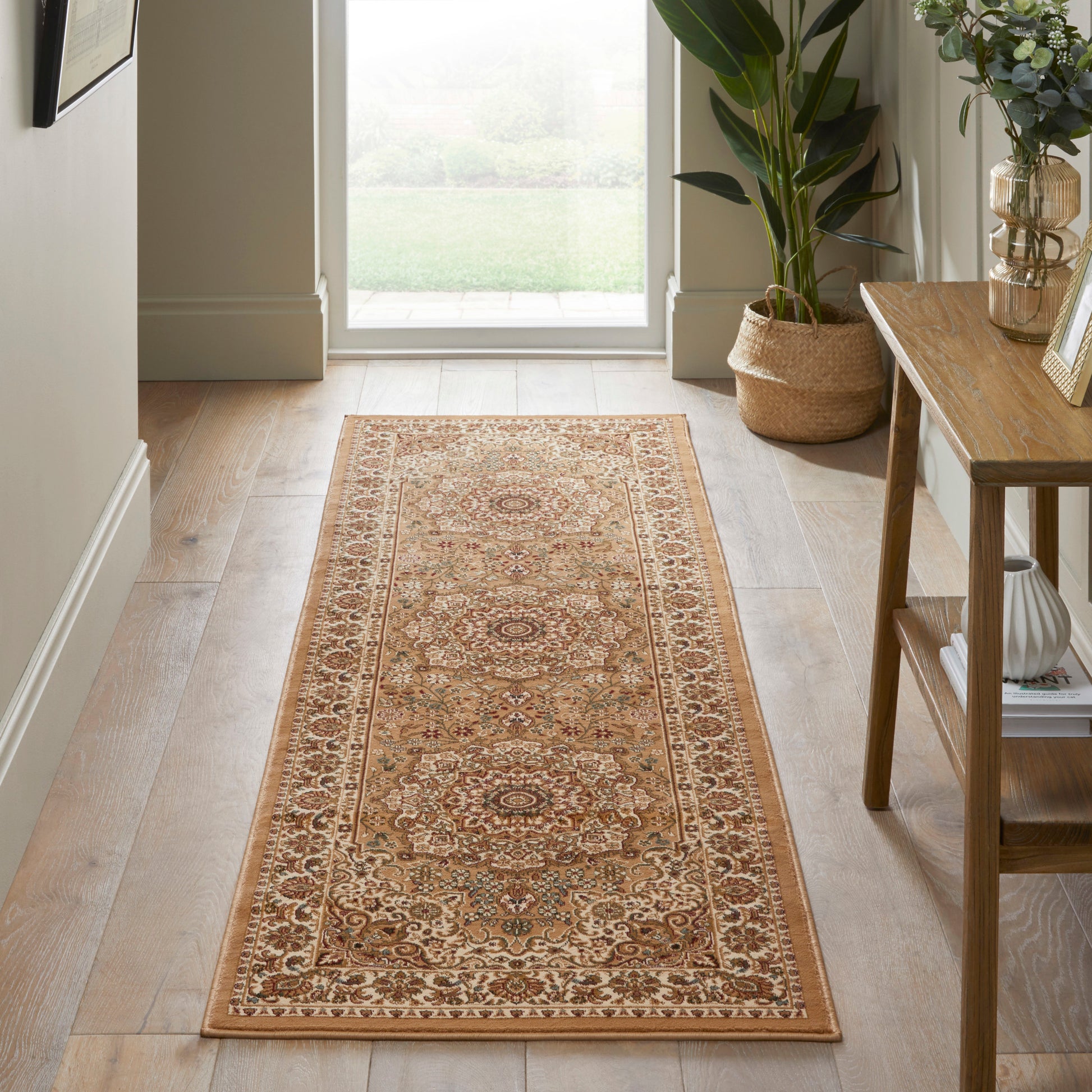 Luxury Concept Looms Rug with Elegant Patterns for Hallway or Living Room Decor