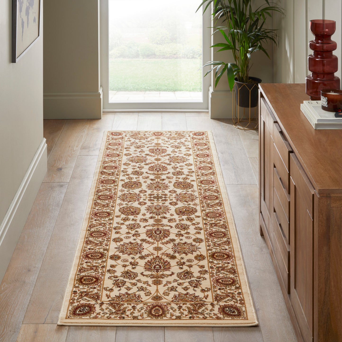Luxury Concept Looms Rug with an Elegant Floral Design, Perfect for Hallways and Living Spaces
