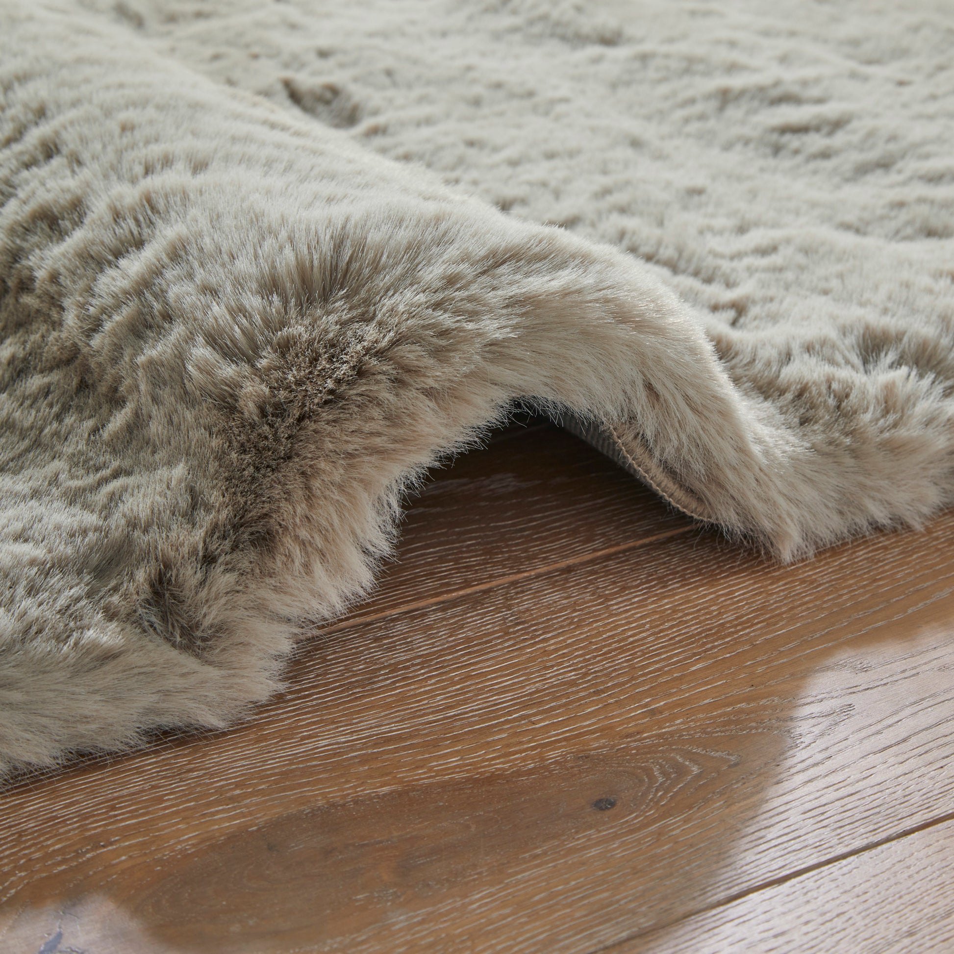Soft and plush Heavenly Rug Collection in cream, perfect for adding luxury to any room