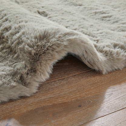 Soft and plush Heavenly Rug Collection in cream, perfect for adding luxury to any room