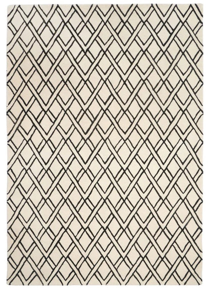 Rug with geometric pattern on a plain background